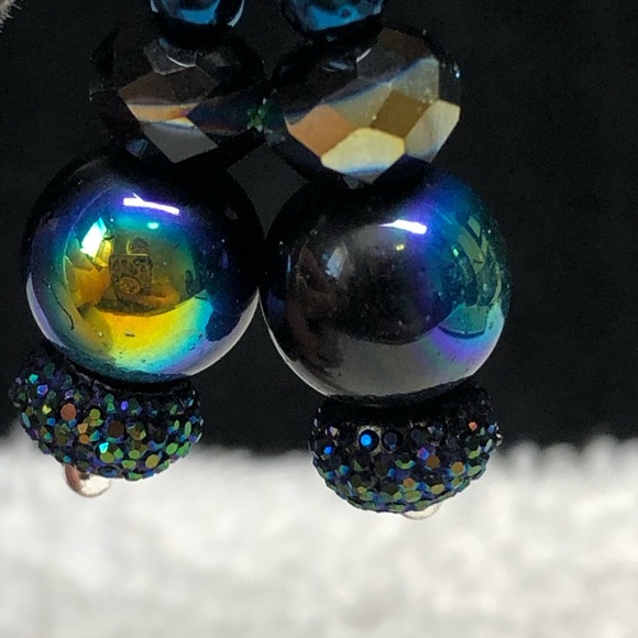 🦋🖤blue and black earrings -very pretty NWOT - Picture 7 of 10